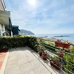 A 2 Passi Dalla Spiaggia - Lägenhet Ospedaletti