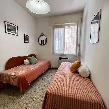 A 2 Passi Dalla Spiaggia - Apartment *