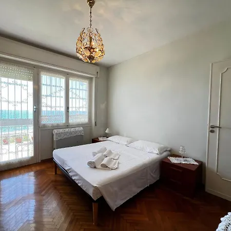 A 2 Passi Dalla Spiaggia - Apartment Ospedaletti