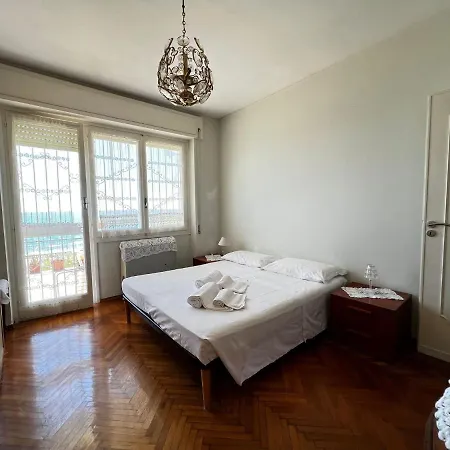 Apartment A 2 Passi Dalla Spiaggia - *