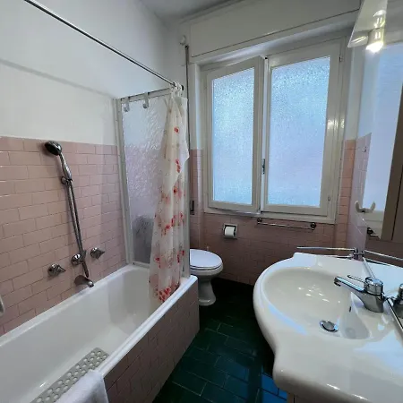 A 2 Passi Dalla Spiaggia - Apartment *