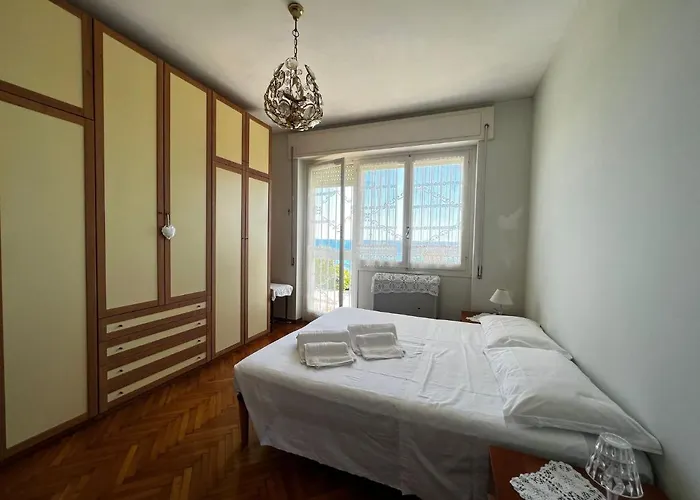 A 2 Passi Dalla Spiaggia - *